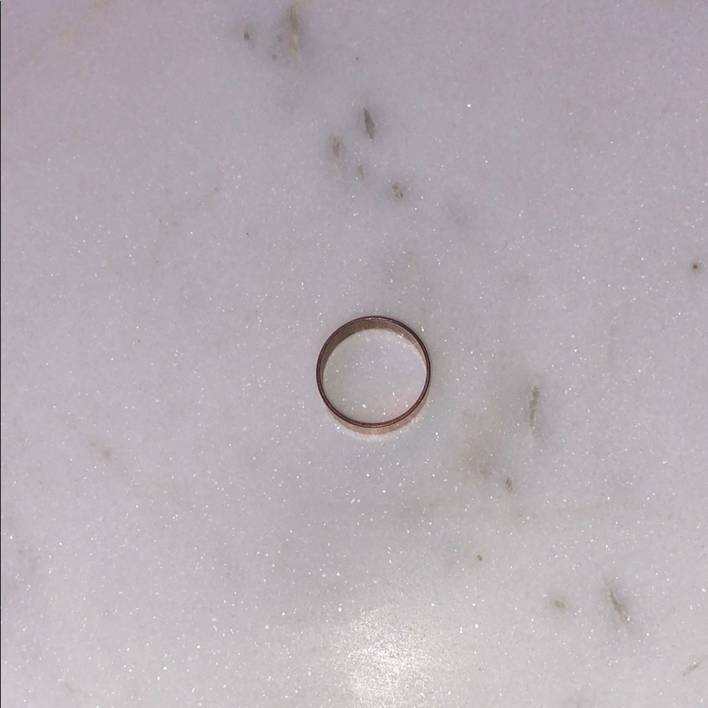 Elegant Rose Gold Band Ring